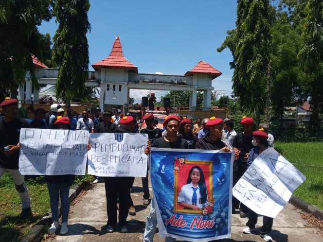 
					Demo di DPRD Sikka, PMKRI Maumere Bawa 4 Poin Tuntutan