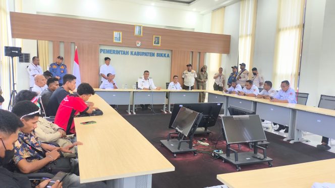
					Wabup Sikka Jawab Keluhan Mahasiswa: Pilih Gaji Ribuan P3K atau Perbaiki Jalan?