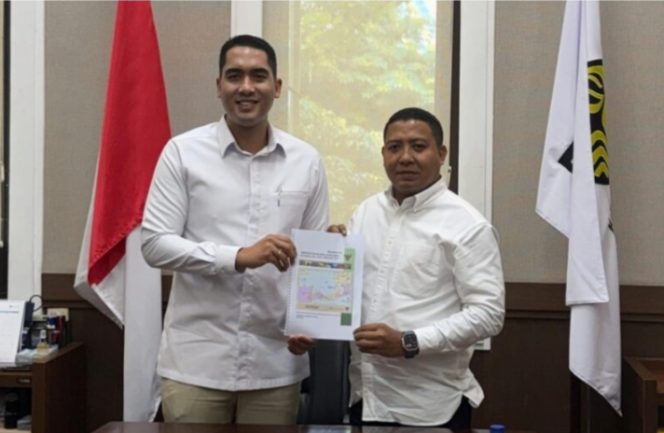
					Bupati Juventus Kawal Proyek PLTS Rp 54 Miliar dan Perjuangkan Listrik Gratis untuk Warga Sikka