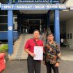 Jethro Odolf Atmapraliento didampingi tim kuasa Hukum dari Rumah Hukum Keadilan, Gomgom Nainggolan saat melaporkan dugaan pelanggaran Keterbukaan Informasi Publik di Polda Metro Jaya
