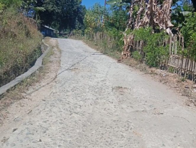 
					Akses Jalan Mangkrak Lima Tahun, Warga Korobhera Sikka Pertanyakan Kelanjutan Perbaikan